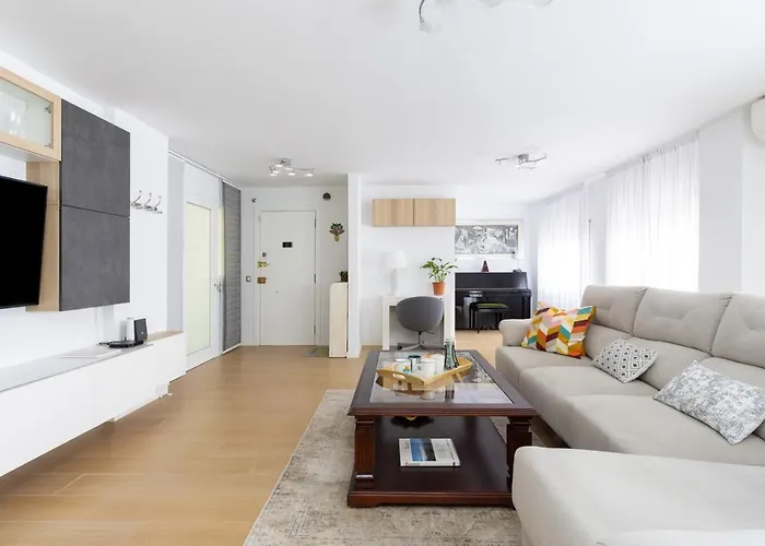 Home2book Elegance Center