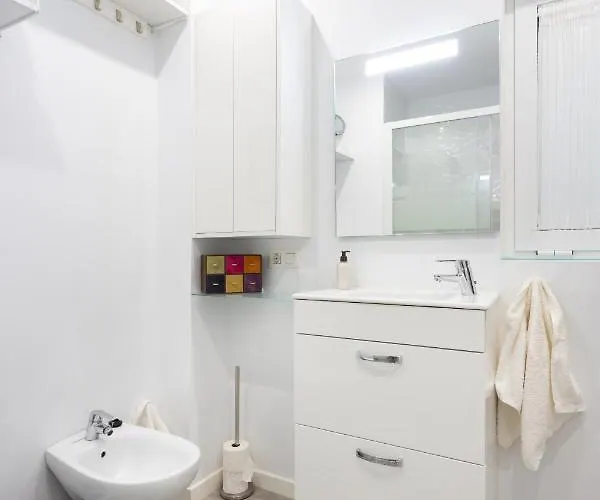 Home2book Elegance Center Apartament *